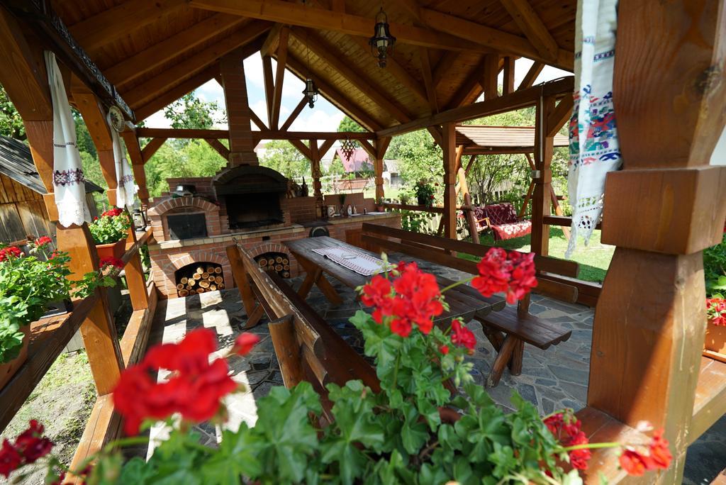Casa Bunicii Hotel มุยเซ ภายนอก รูปภาพ